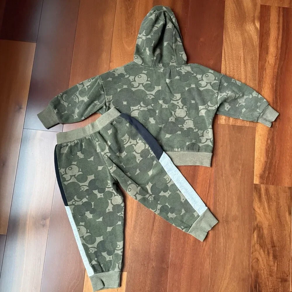 Disney  MICKEY MOUSE Toddler Sweatshirt Outfit Camo Embroidered 2 pc Set Boy 2T